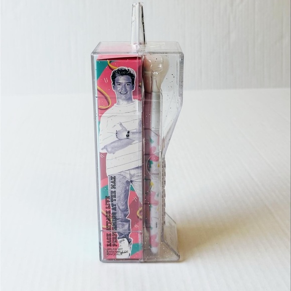 Wet n Wild X Saved By The Bell Zack Attack Live Performing at the Max Brush Set - Picture 3 of 7